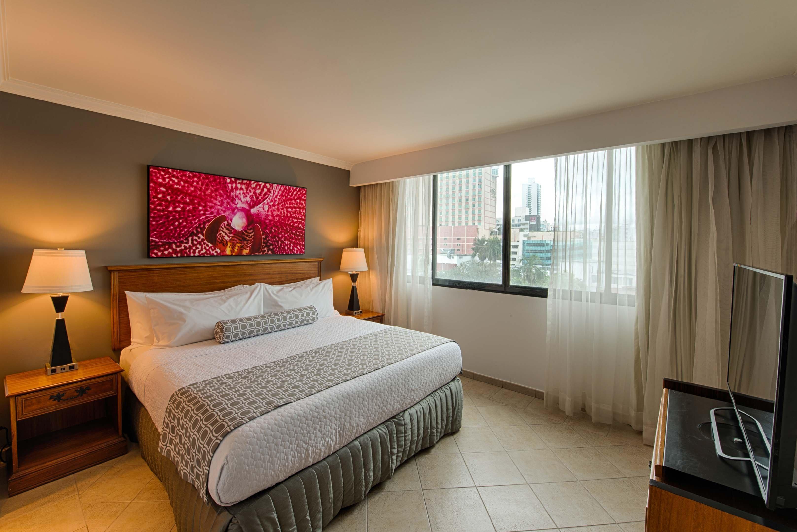 Crowne Plaza By Ihg