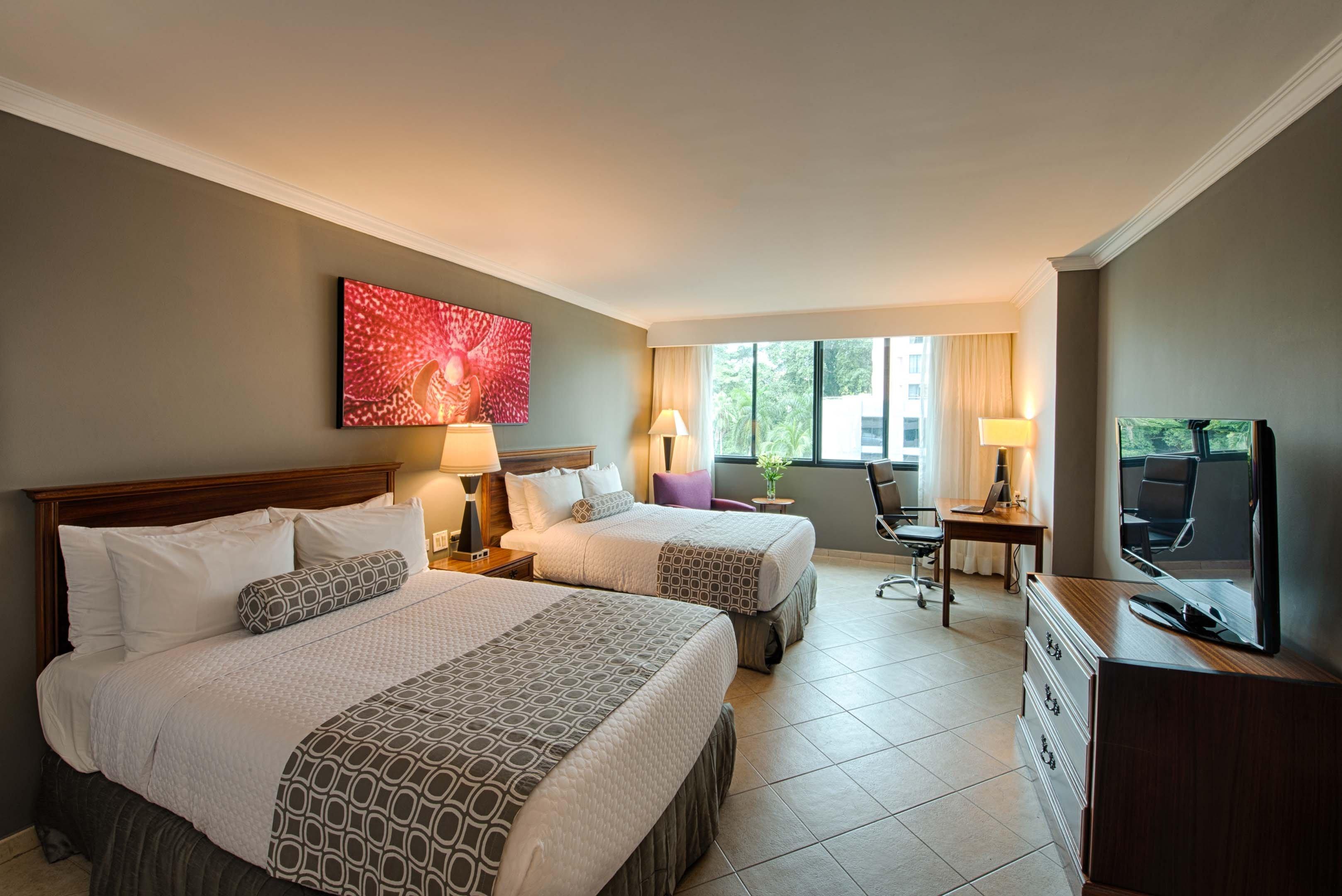 Crowne Plaza By Ihg