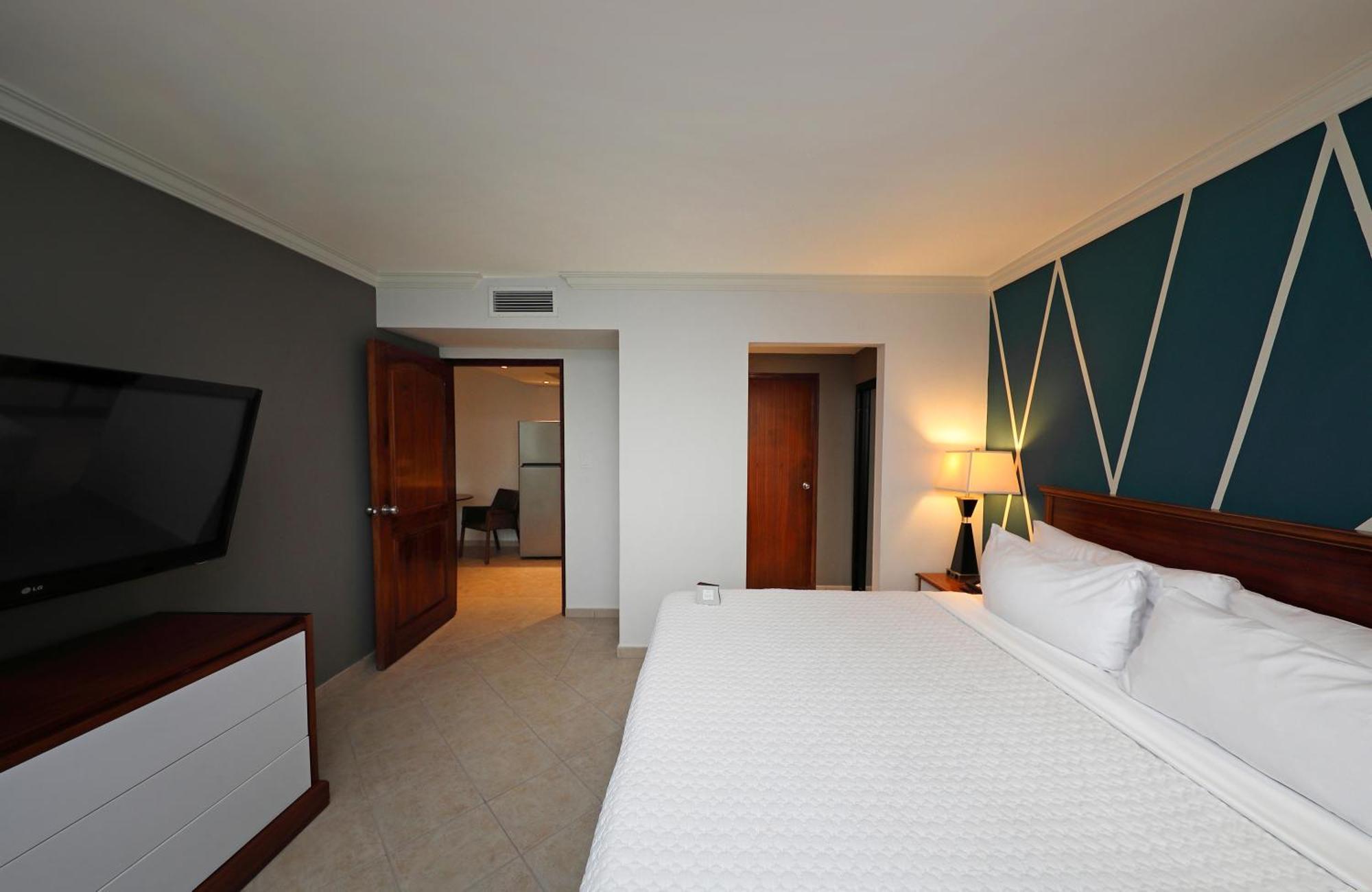 Hotel Crowne Plaza By Ihg 4*