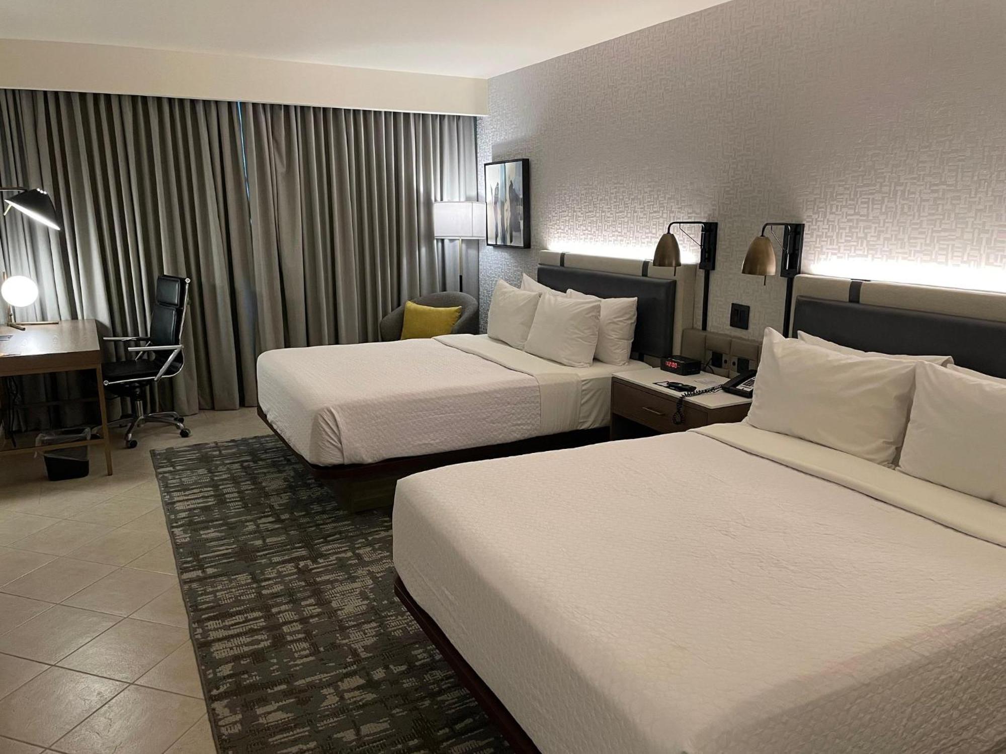 Hotel Crowne Plaza By Ihg 4*