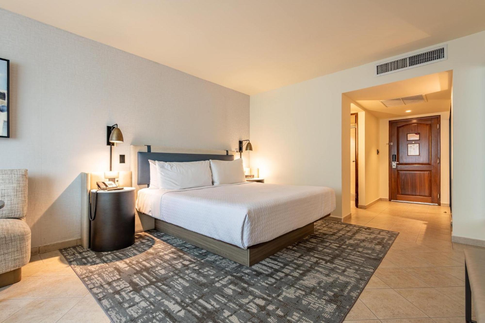 Crowne Plaza By Ihg