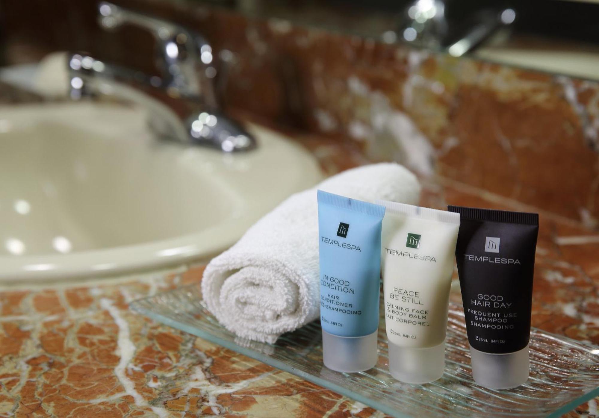 Crowne Plaza By Ihg Hotel